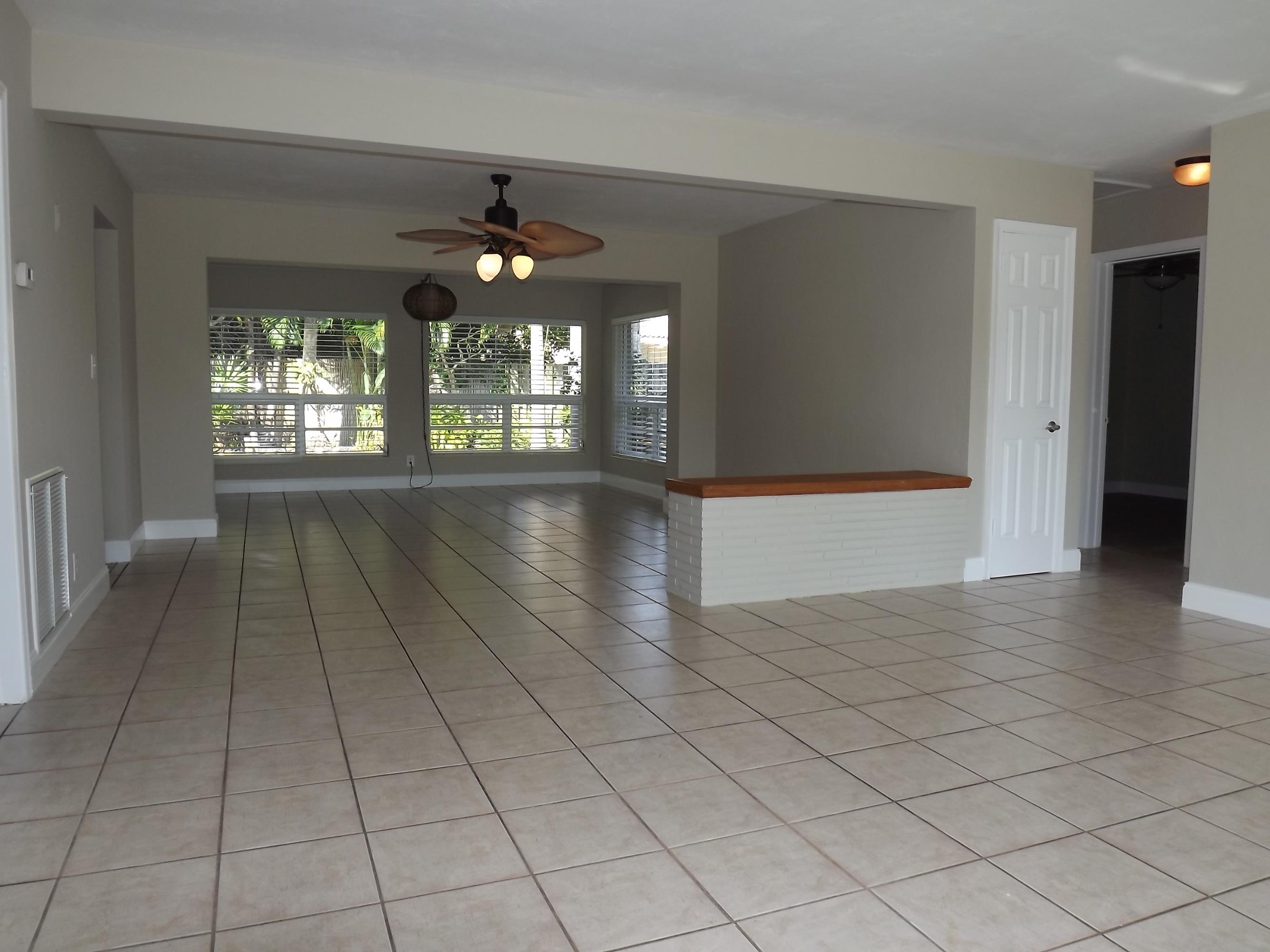 377 Northeast 24th Street Boca Raton, FL 33431 - Photo 7 of 20 LIVING ROOM
