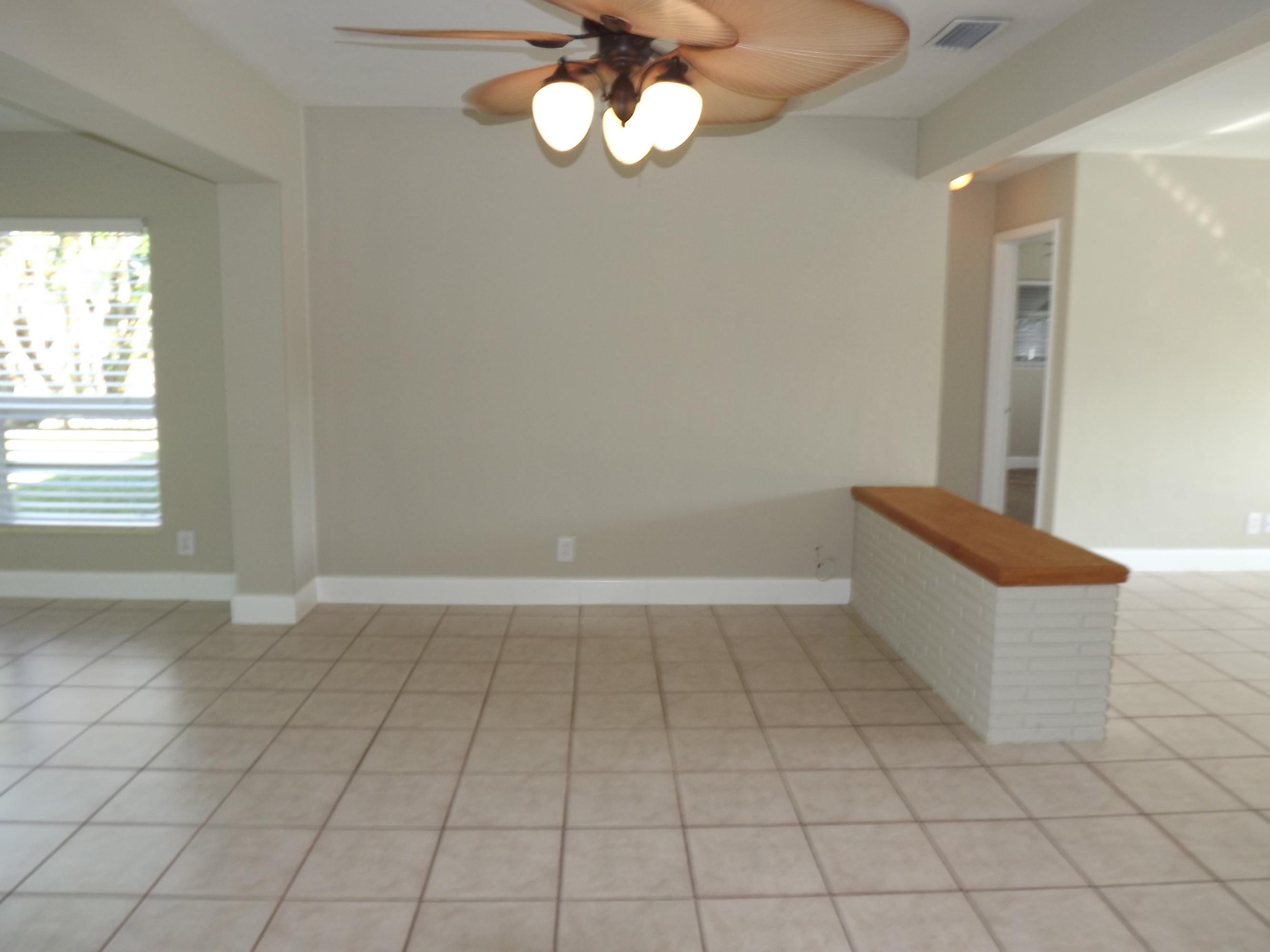 377 Northeast 24th Street Boca Raton, FL 33431 - Photo 8 of 20 FAMILY ROOM