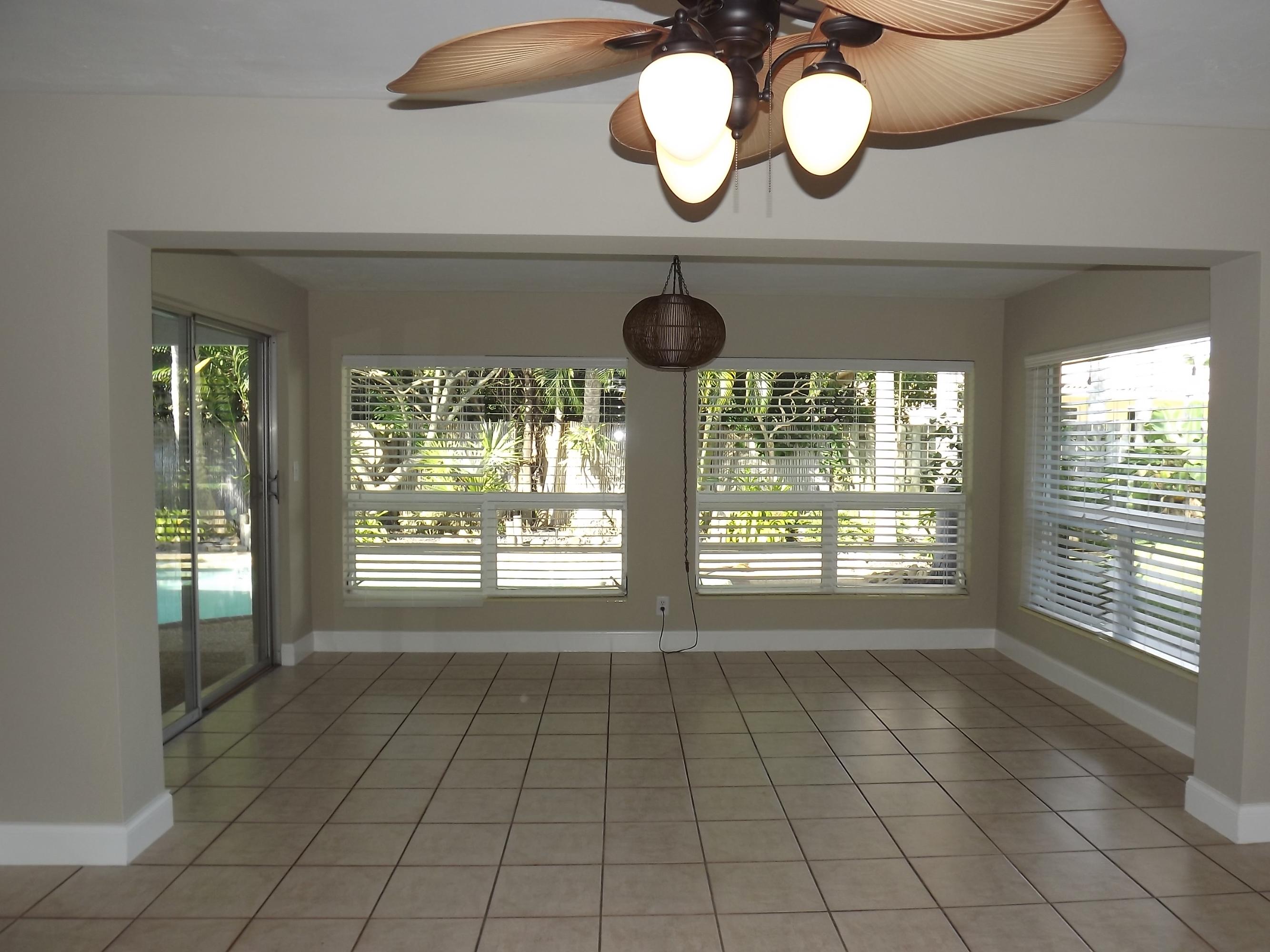 377 Northeast 24th Street Boca Raton, FL 33431 - Photo 9 of 20 DINING AREA
