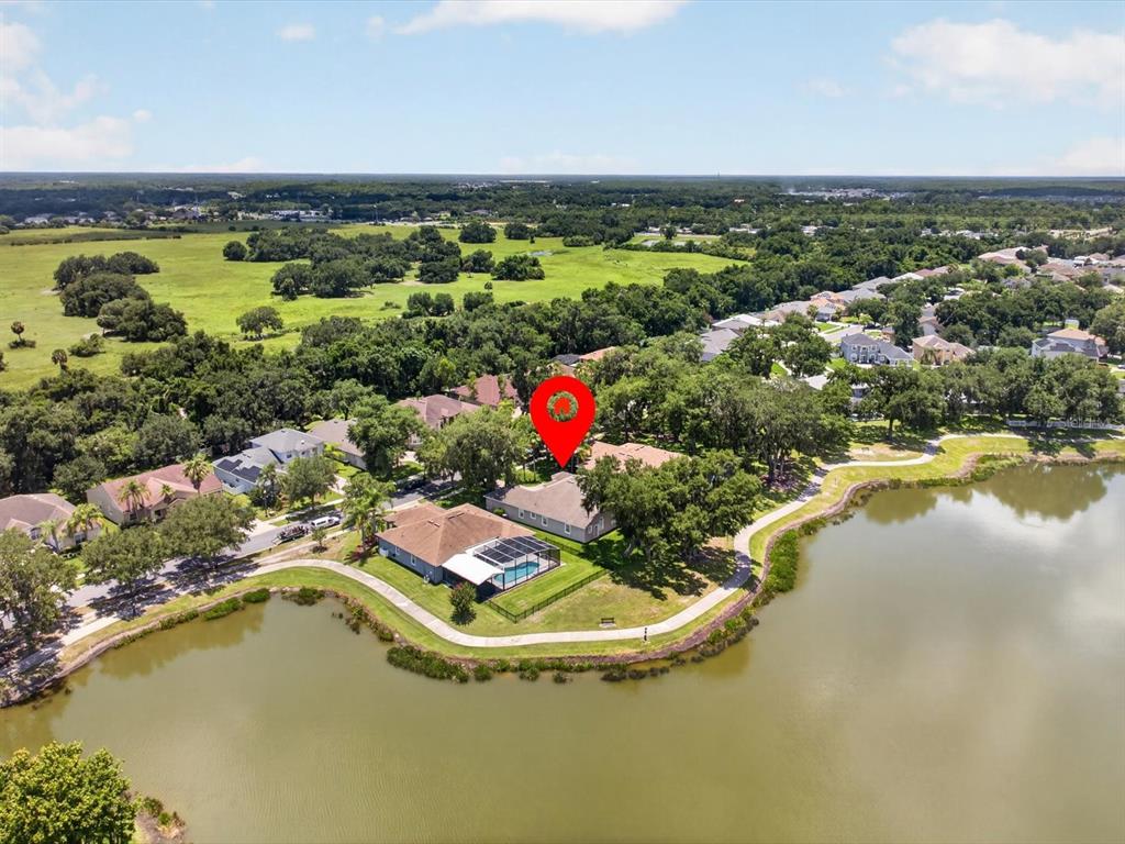2275 Rambling Oaks Way Kissimmee, FL 34746 - Photo 3 of 51