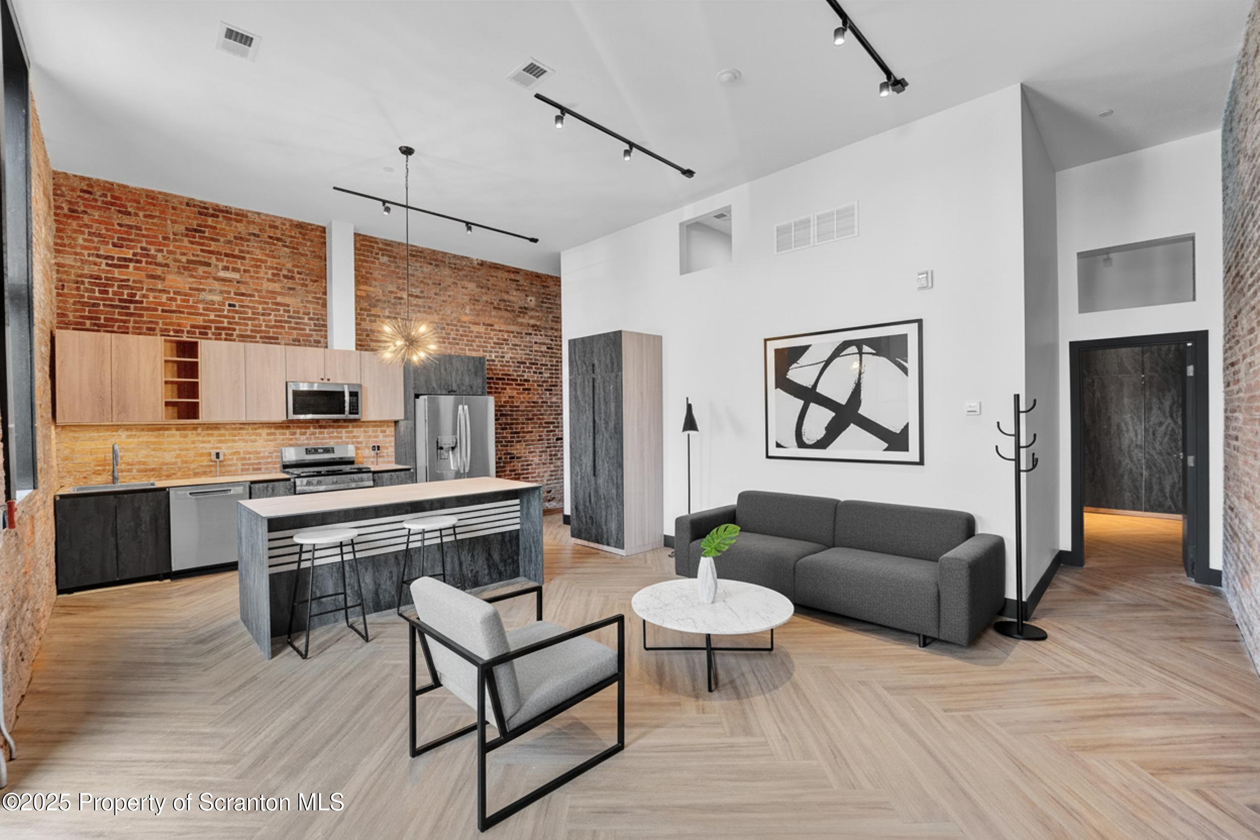 115 Penn Avenue, Unit 101 Scranton, PA 18503 - Photo 9 of 46 minimalist staging.png