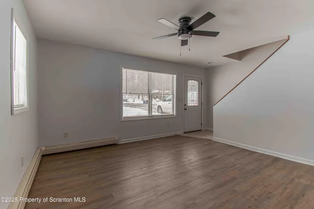 $1,950 | 4005-4007 Pond View Drive, Clarks Summit, PA 18411