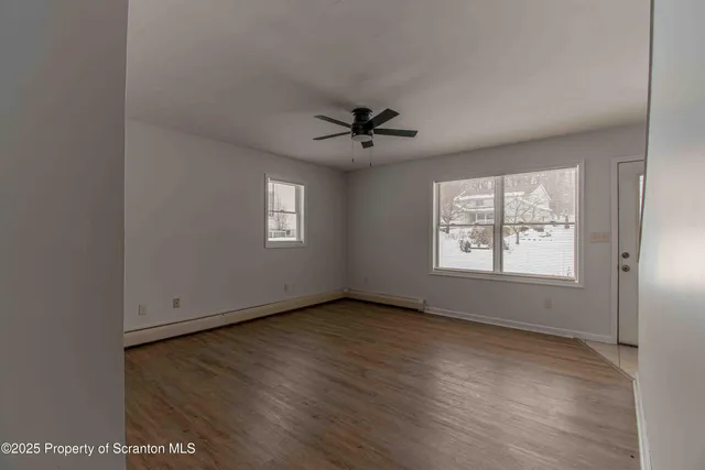 $1,950 | 4005-4007 Pond View Drive, Clarks Summit, PA 18411