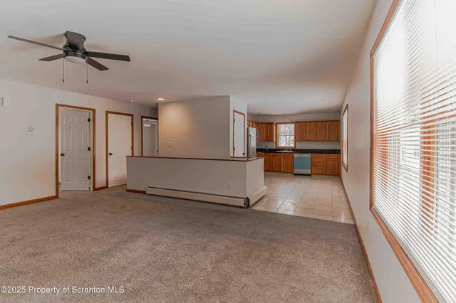 $1,950 | 4005-4007 Pond View Drive, Clarks Summit, PA 18411