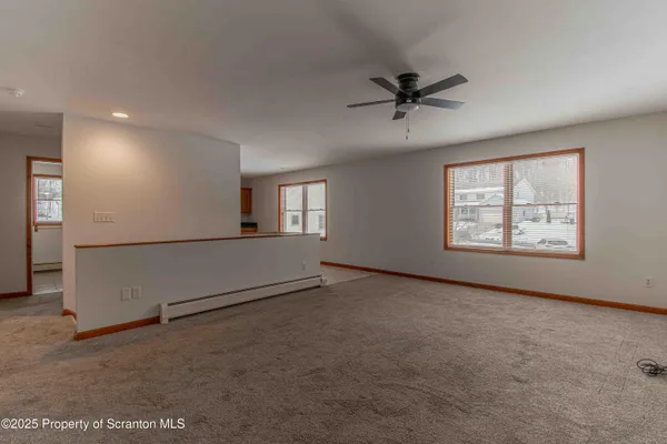 $1,950 | 4005-4007 Pond View Drive, Clarks Summit, PA 18411