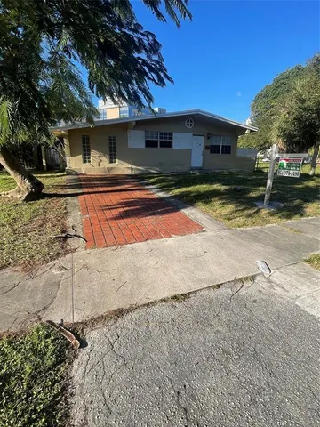 $3,300 | 824 North Rainbow Drive, Hollywood, FL 33021