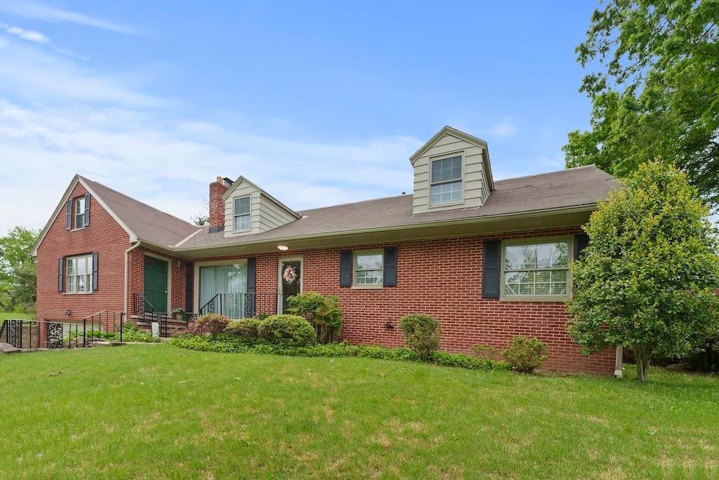 1873 McCoy Road Huntington, WV 25701 - Photo 1 of 32 Gallery Image 1