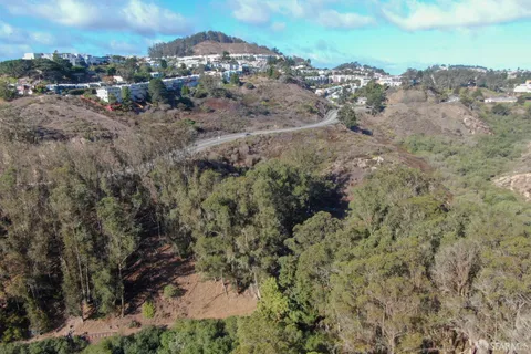 $1,700,000 | 155 Moffitt Street, San Francisco, CA 94131