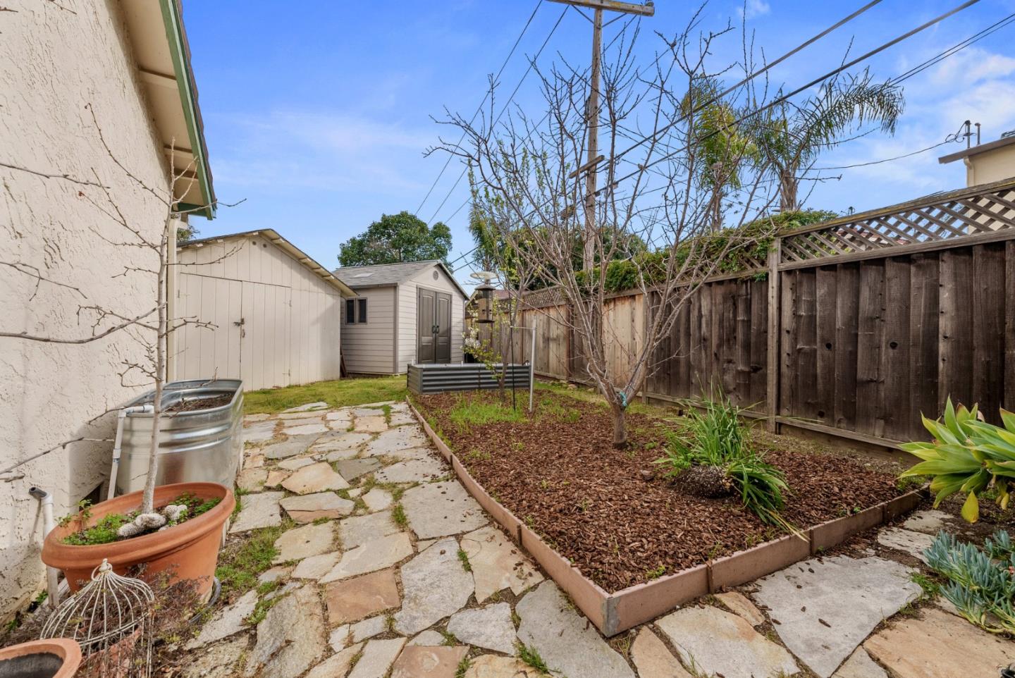 1664 Corte De Pons San Jose, CA 95124 - Photo 35 of 39 a backyard of a house with lots of green space