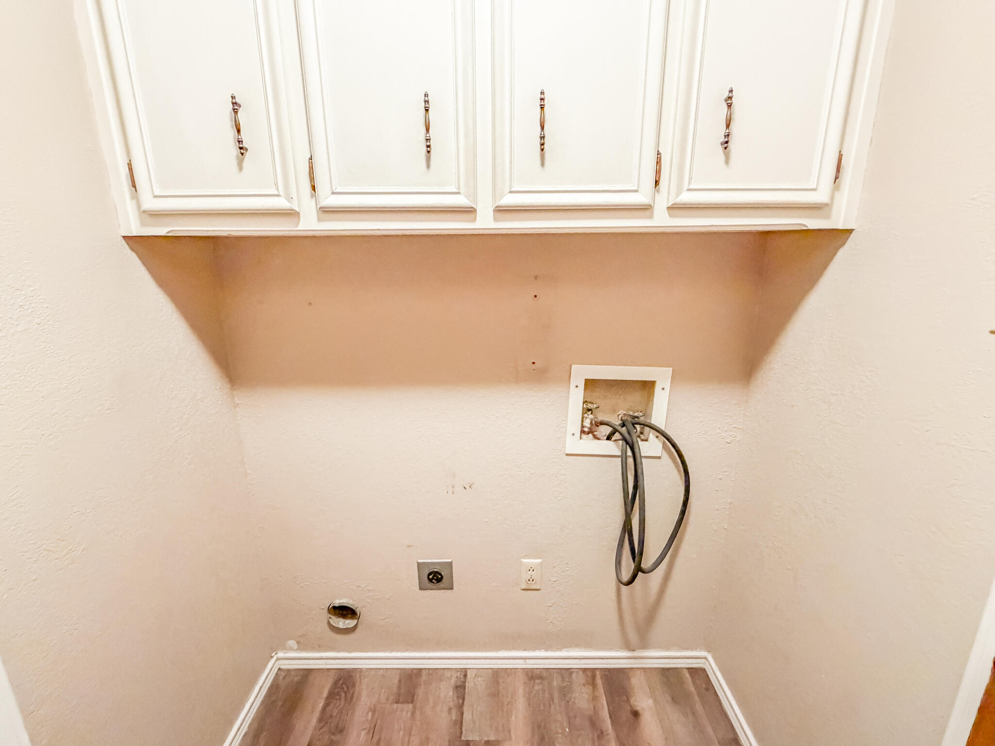 3503 91st Street Lubbock, TX 79423 - Photo 17 of 23 a bathroom with a shower