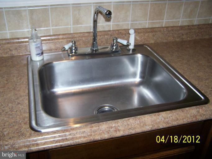 106 South Ritters Lane Owings Mills, MD 21117 - Photo 18 of 29 Kitchen