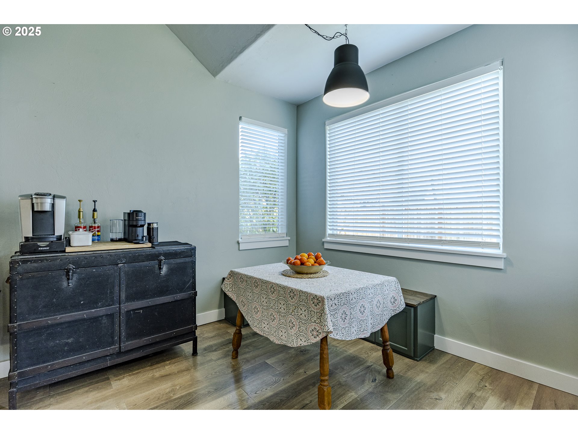 2409 Crowther Drive Eugene, OR 97404 - Photo 20 of 48 a workspace with furniture and window