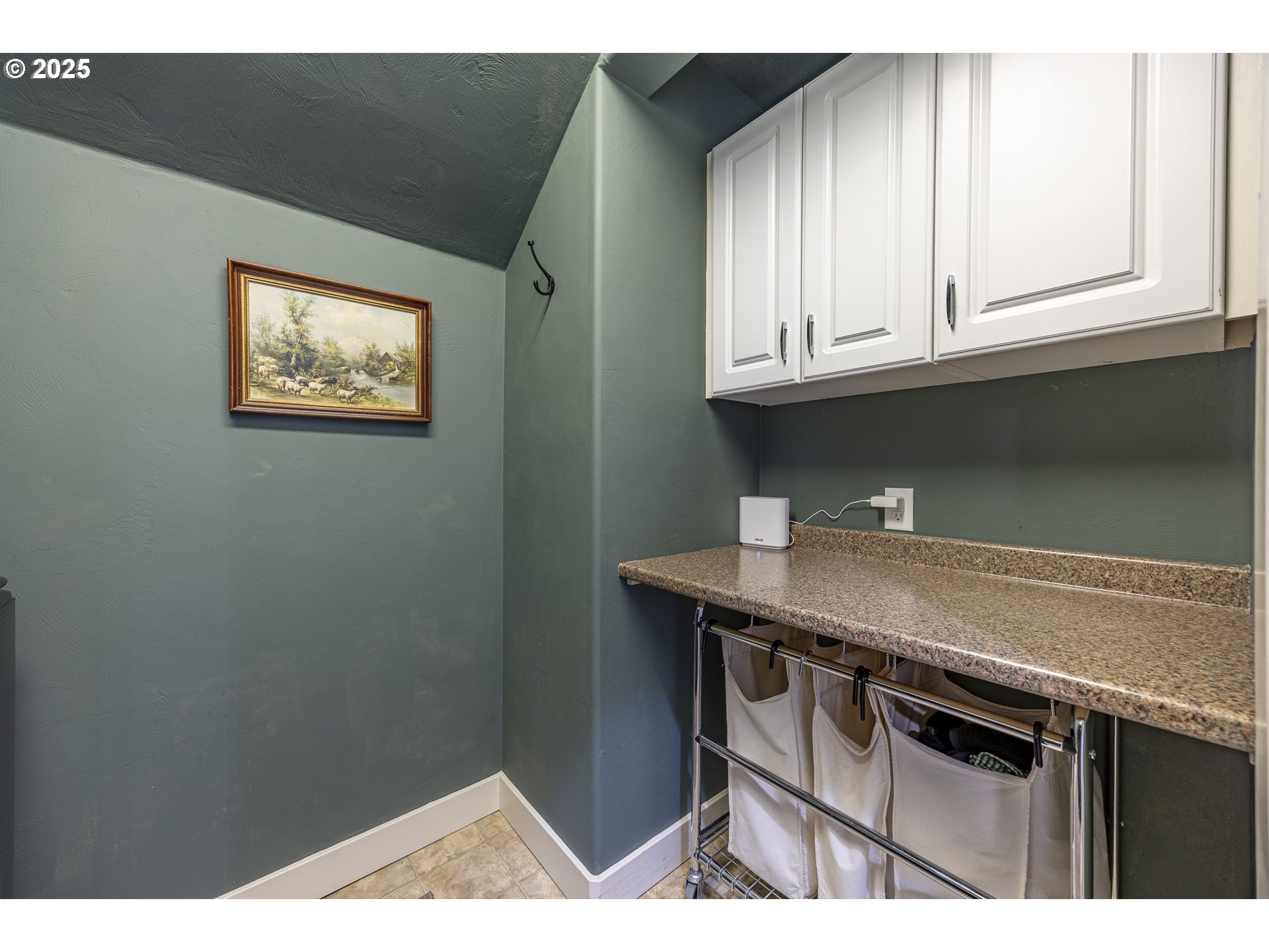 2409 Crowther Drive Eugene, OR 97404 - Photo 36 of 48 a view of kitchen with cabinets