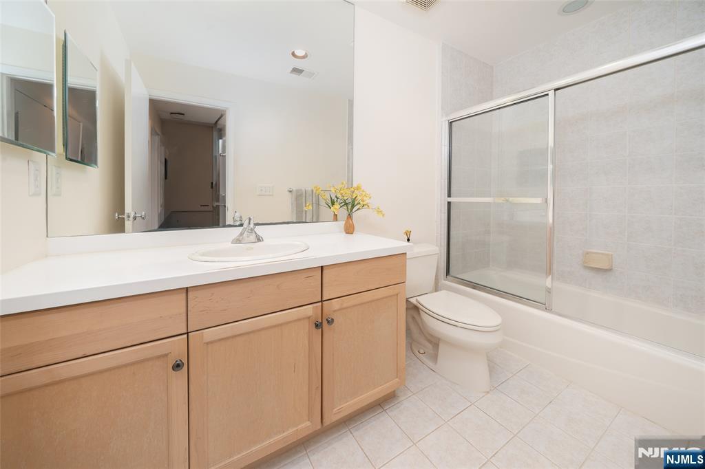 20 Pine Valley Road, Unit 148 Livingston, NJ 07039 - Photo 26 of 38