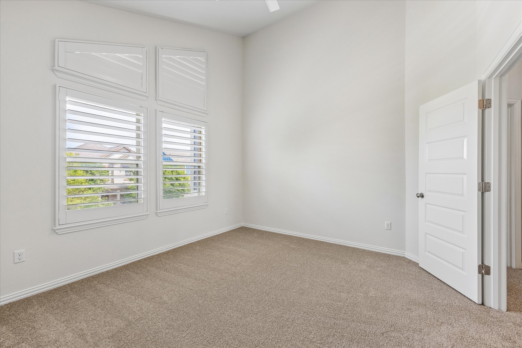 8816 Cattle Baron Path Austin, TX 78747 - Photo 22 of 32 an empty room with a window