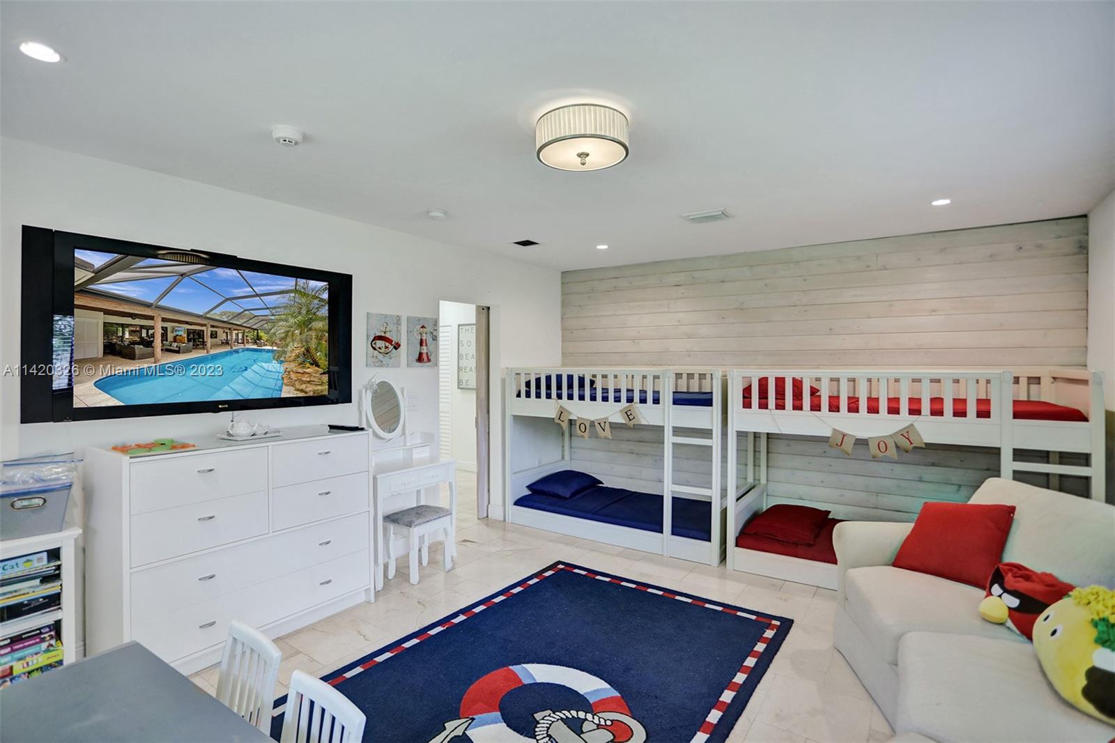 9890 Southwest 138th Street Miami, FL 33176 - Photo 14 of 39