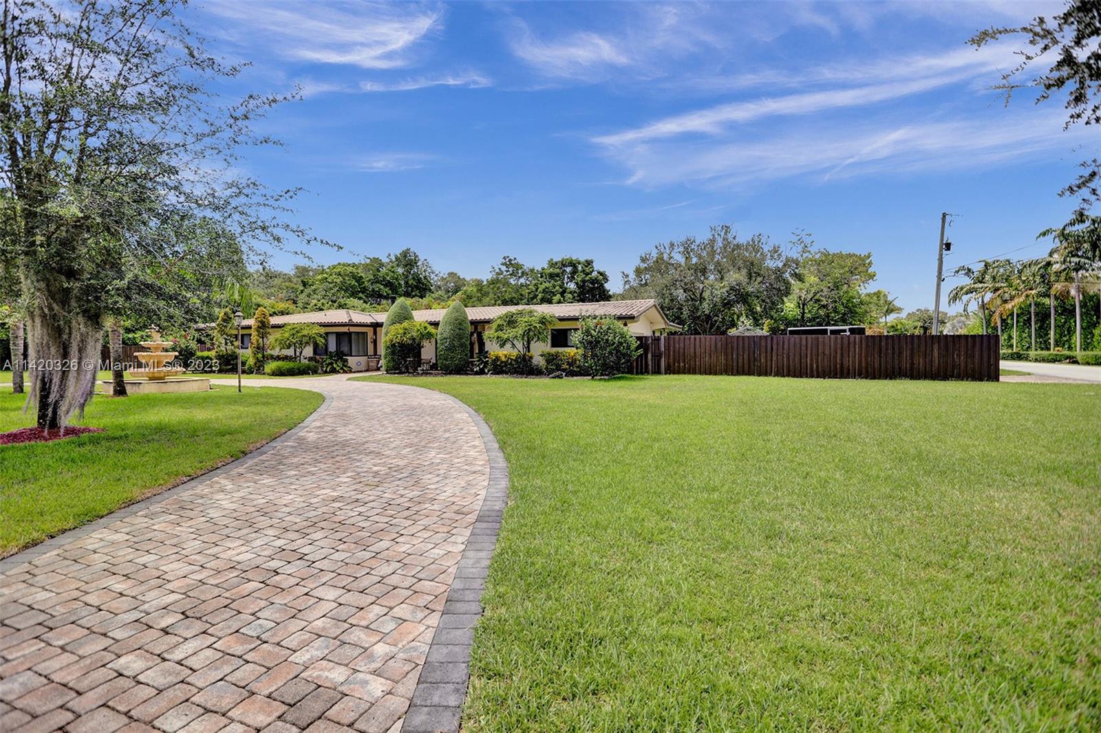 9890 Southwest 138th Street Miami, FL 33176 - Photo 36 of 39