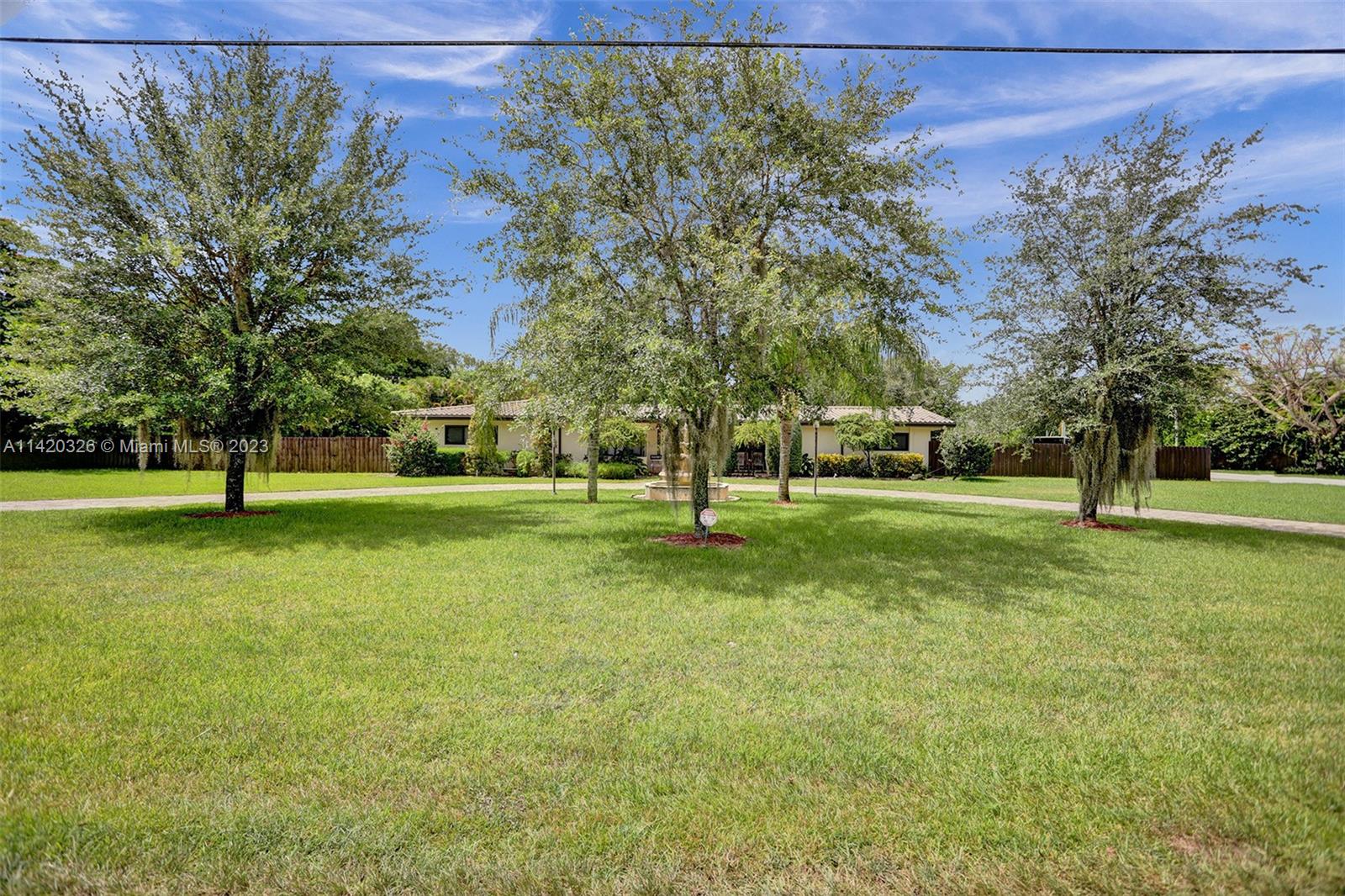 9890 Southwest 138th Street Miami, FL 33176 - Photo 37 of 39