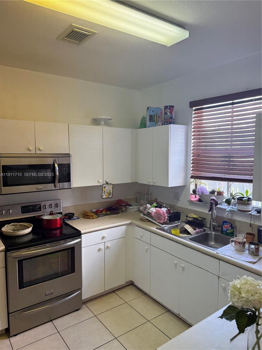 27450 Southwest 138th Path Homestead, FL 33032 - Photo 17 of 34