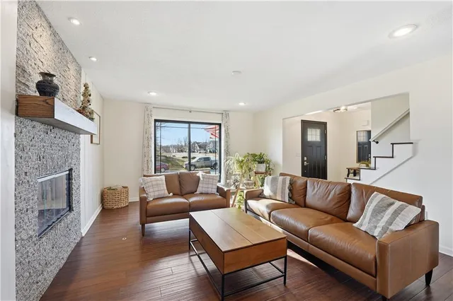 $365,000 | 150 West Lanesfield Street, Gardner, KS 66030