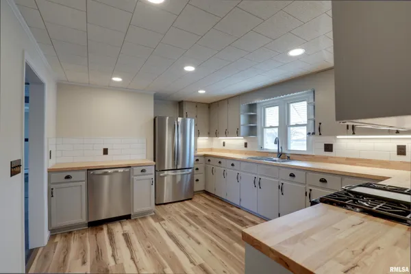 $225,000 | 2911 Highway 96, Sutter, IL 62373