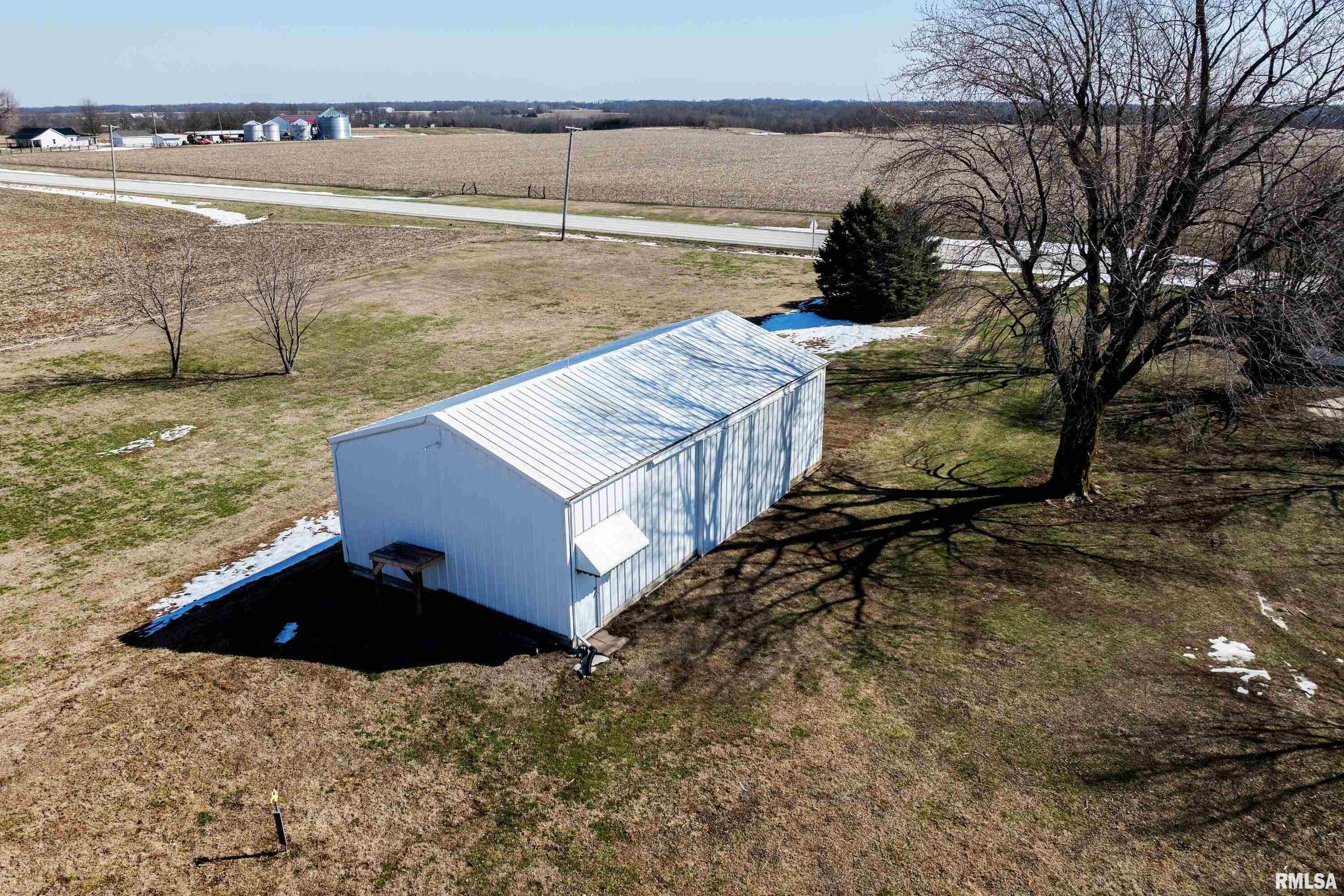2911 Highway 96 Sutter, IL 62373 - Photo 4 of 26