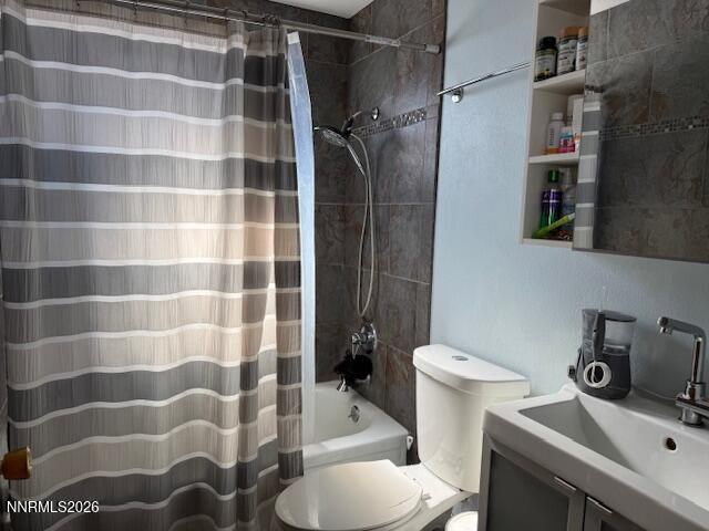 920 Ruby Court Carson City, NV 89705 - Photo 14 of 20 a bathroom with a toilet and a shower