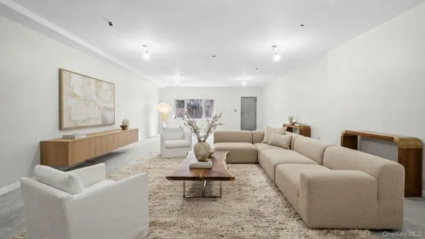 $1,395,000 | 506 Van Nest | Van Nest