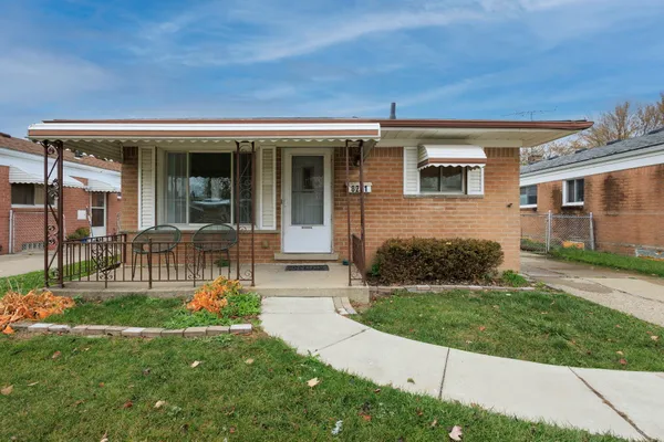 $1,650 | 8261 Gerald Avenue, Warren, MI 48093