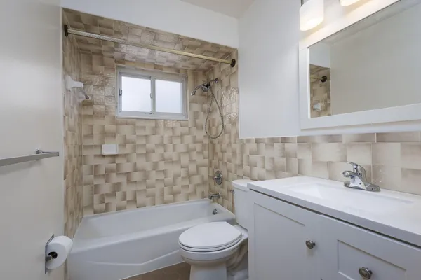 $1,650 | 8261 Gerald Avenue, Warren, MI 48093