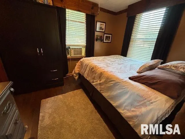 $30,000 | 221 North Emmett Street, Virden, IL 62690