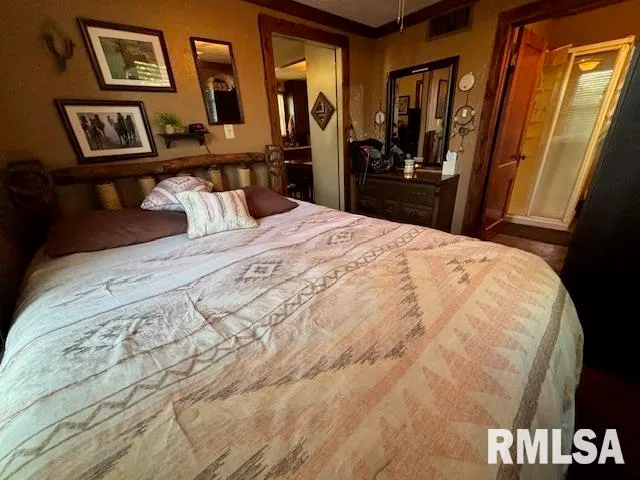 $30,000 | 221 North Emmett Street, Virden, IL 62690