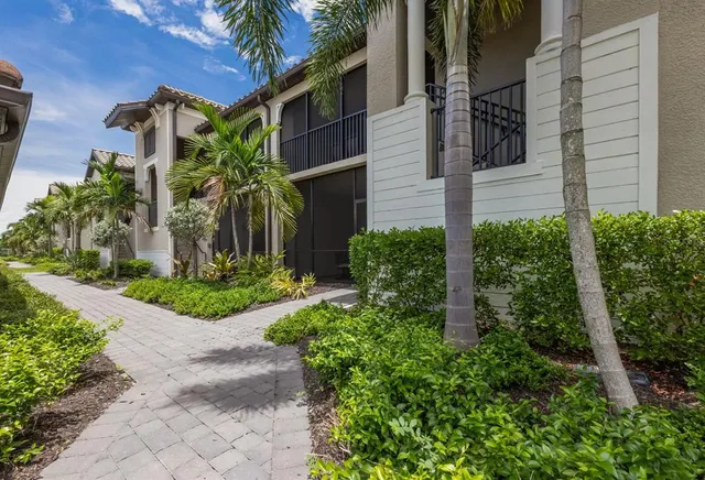 $3,500 | 5721 Palmer Circle, Unit 103, Bradenton, FL 34211