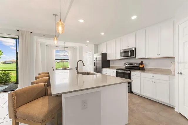 $3,500 | 5721 Palmer Circle, Unit 103, Bradenton, FL 34211