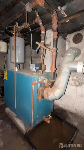 a view of utility room