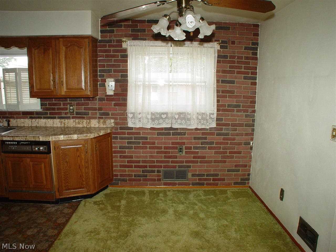 112 National Road Weirton, WV 26062 - Photo 4 of 9