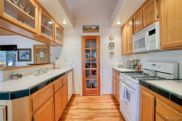 $698,000 | 196 B Lane, Lake Arrowhead, CA 92352