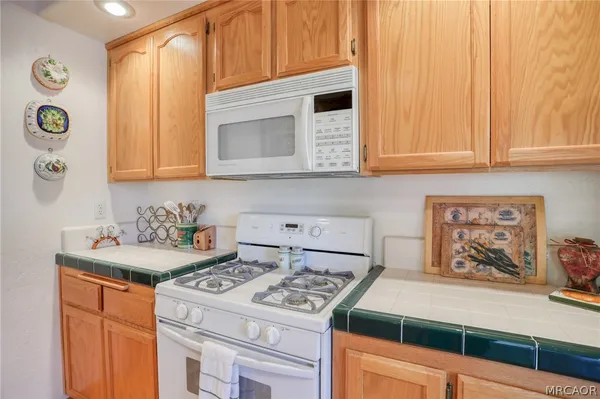 $698,000 | 196 B Lane, Lake Arrowhead, CA 92352