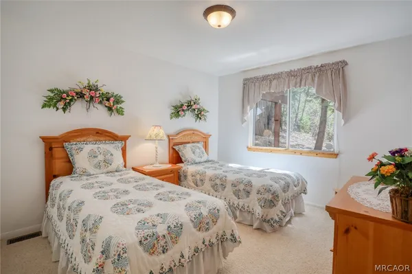 $698,000 | 196 B Lane, Lake Arrowhead, CA 92352