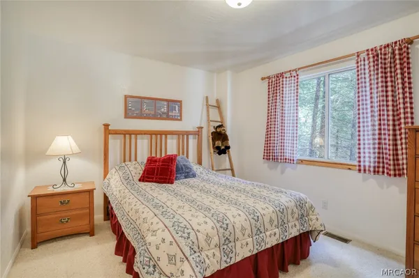 $698,000 | 196 B Lane, Lake Arrowhead, CA 92352