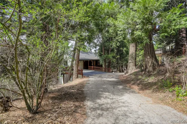 $698,000 | 196 B Lane, Lake Arrowhead, CA 92352