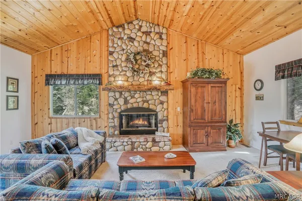 $698,000 | 196 B Lane, Lake Arrowhead, CA 92352