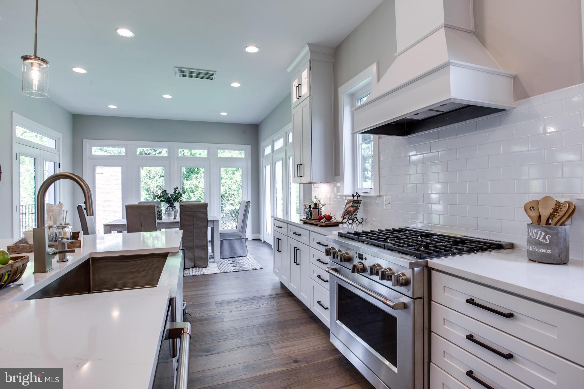 7110 Sea Cliff Road McLean, VA 22101 - Photo 19 of 45 Gourmet Kitchen