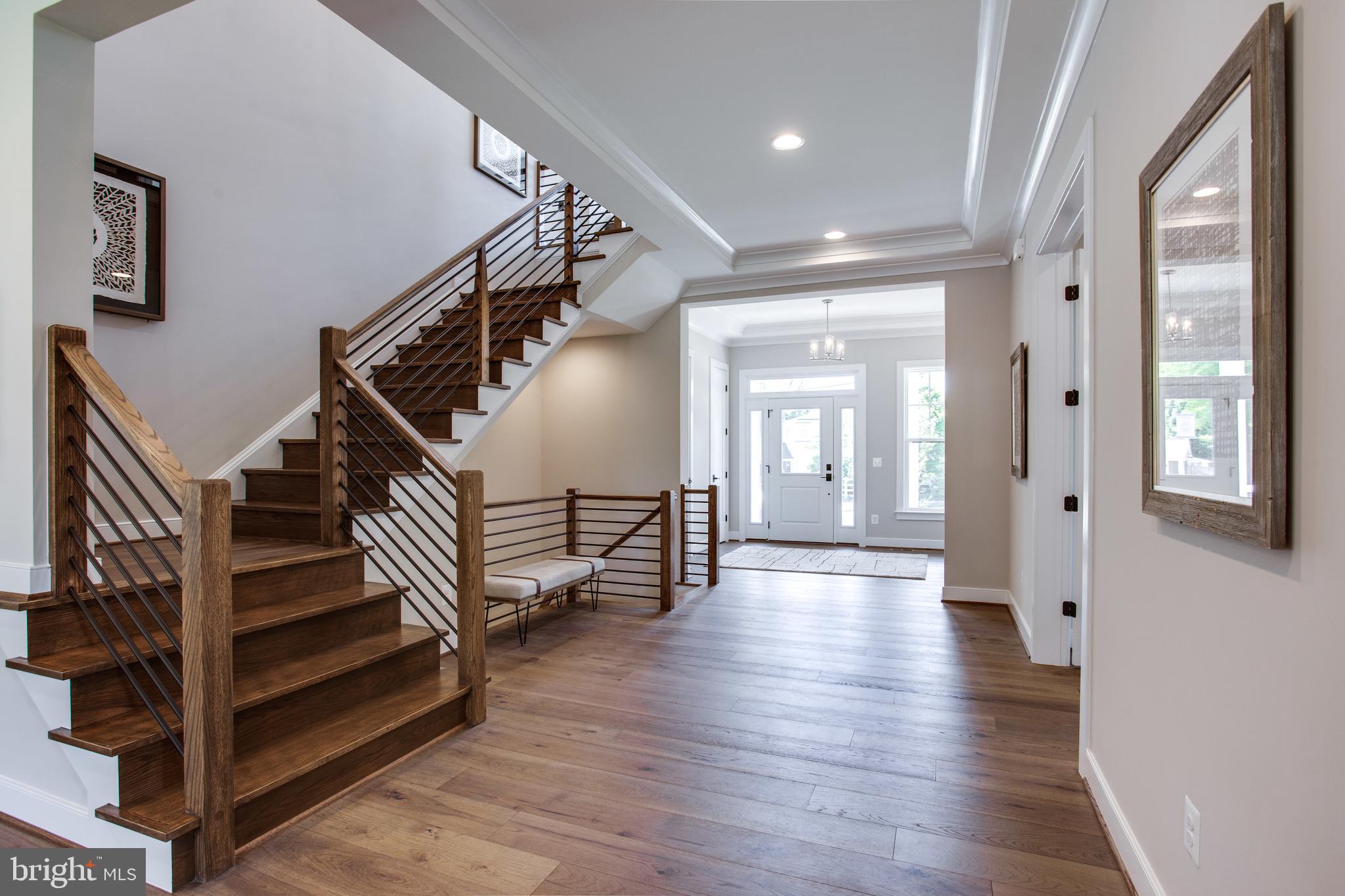 7110 Sea Cliff Road McLean, VA 22101 - Photo 4 of 45 Foyer/Entry