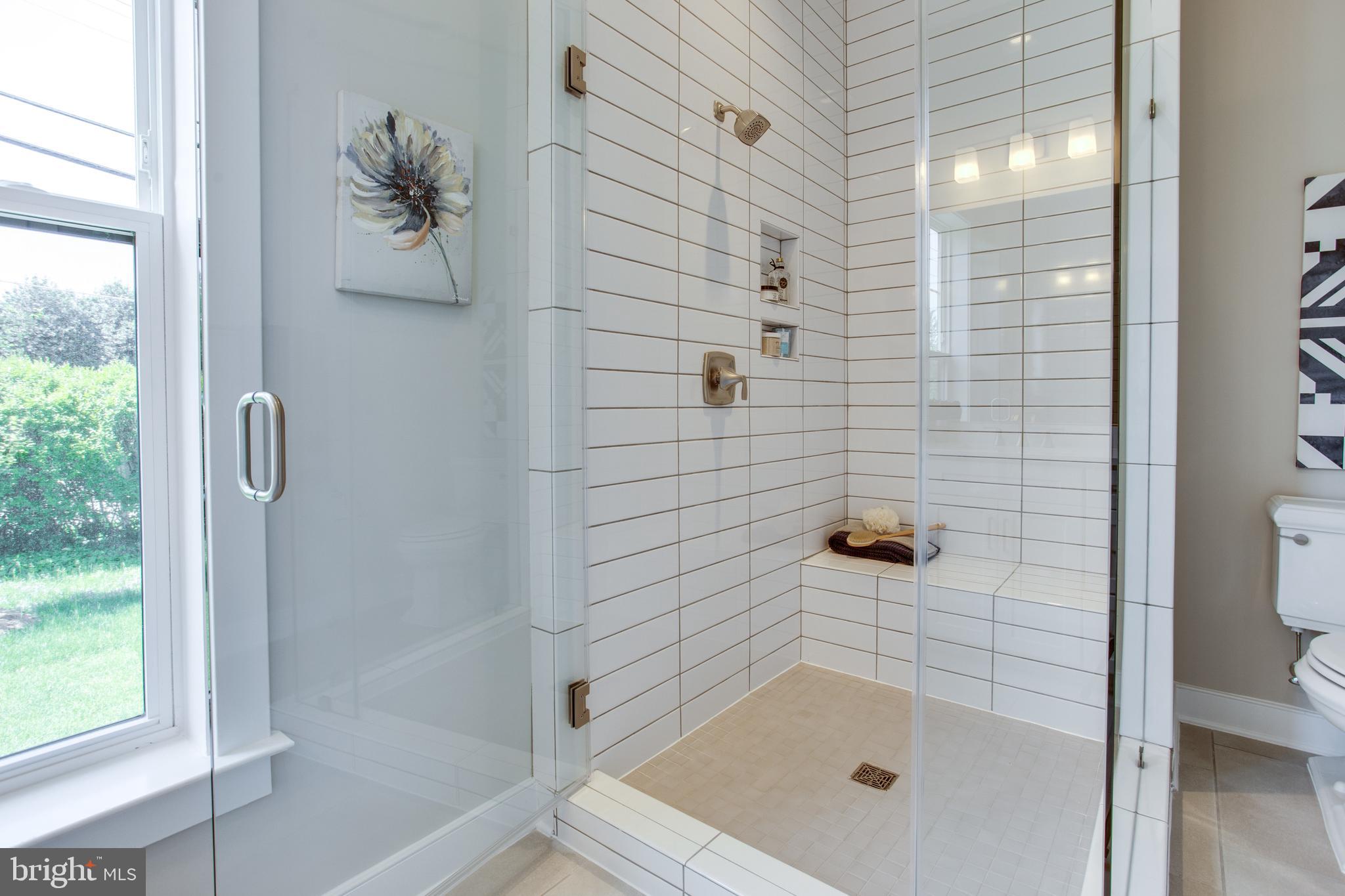 7110 Sea Cliff Road McLean, VA 22101 - Photo 6 of 45 Guest En-Suite/Main Floor Owner's En-Suite