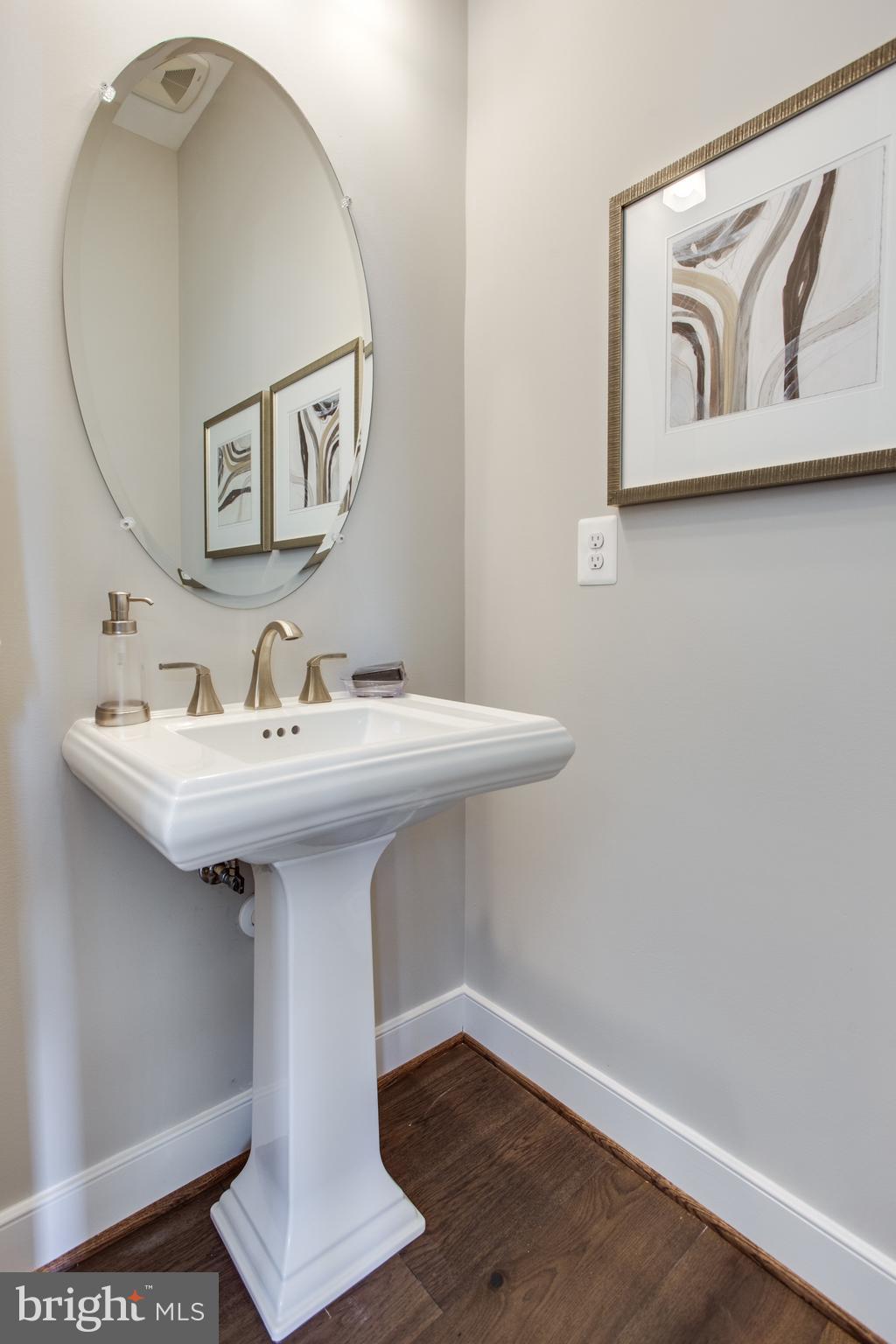 7110 Sea Cliff Road McLean, VA 22101 - Photo 8 of 45 Guest Half Bath (Foyer)