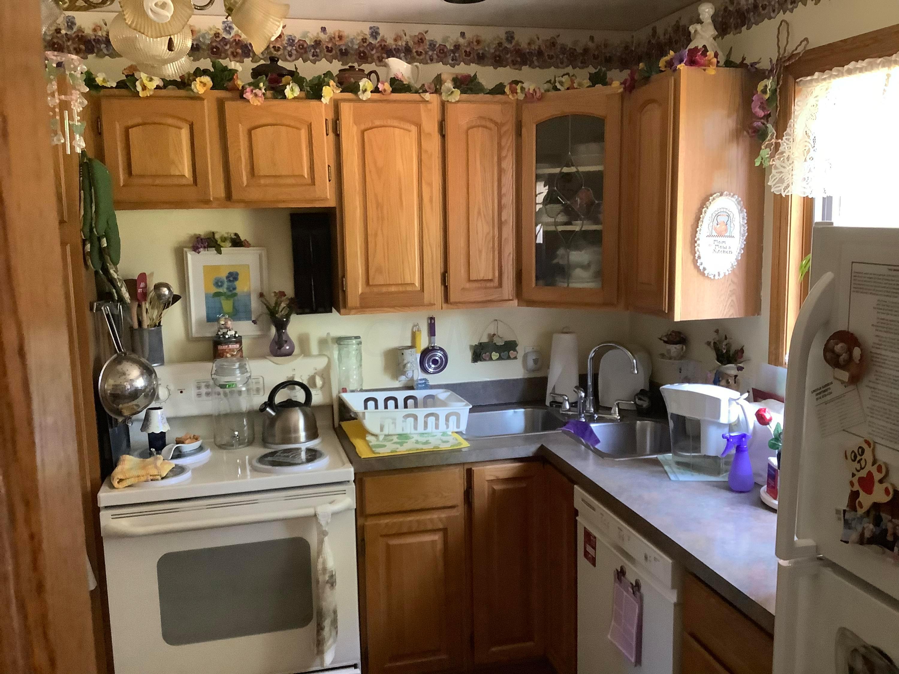 364 Redmond Road Columbus, OH 43228 - Photo 8 of 28 Gallery Image 8