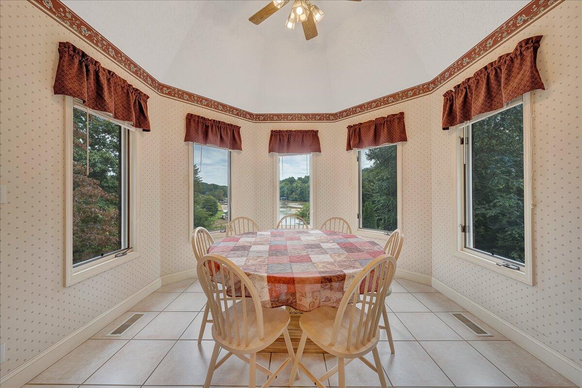 968 Tall Tree Road Wirtz, VA 24184 - Photo 16 of 70 55-D R E A M-1673