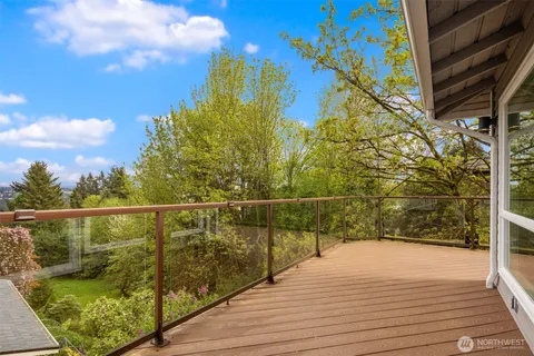 $1,599,998 | 13720 94th Avenue Northeast, Kirkland, WA 98034