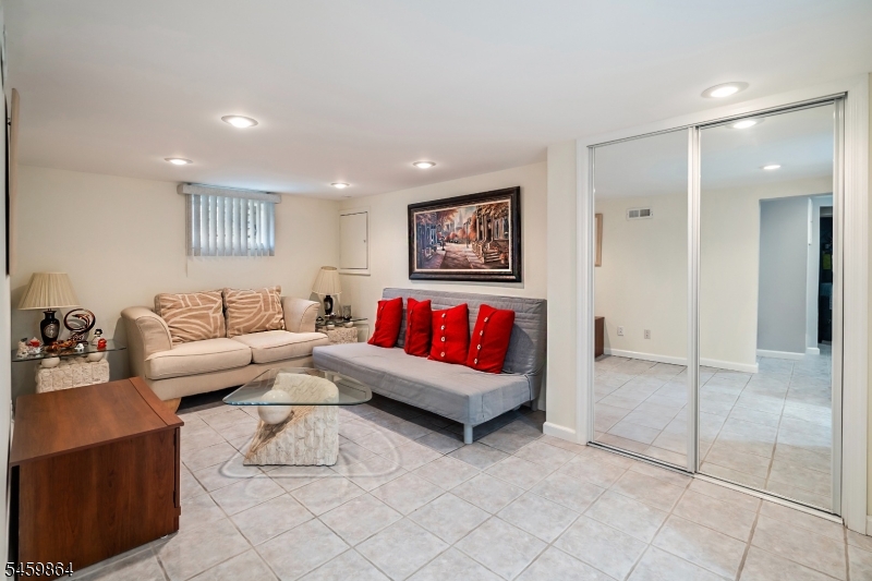 1601 Raritan Road Clark, NJ 07066 - Photo 16 of 25 Gallery Image 16